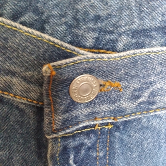 Levi's Light Wash 100% Cotton Button Fly Cut Off Jean Shorts - Picture 5 of 14